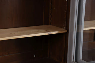 shelf-close-up