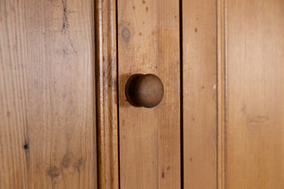 cupboard-door-close-up
