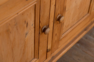cupboard-door-close-up