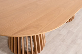 darcy-oval-dining-table-seasoned-oak-close-up