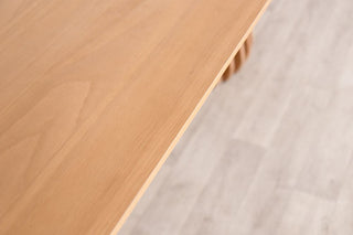 darcy-oval-dining-table-seasoned-oak-close-up