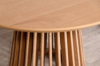 darcy-oval-dining-table-seasoned-oak-close-up