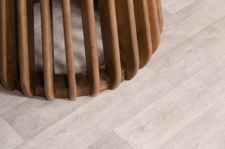 darcy-oval-dining-table-walnut-close-up