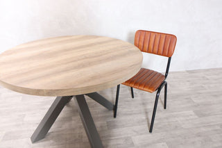 dorset-round-dining-table-with-chair