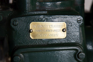 plaque-clsoe-up