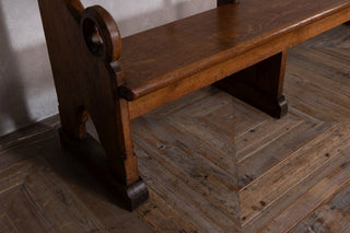 extra-large-church-pew-close-up