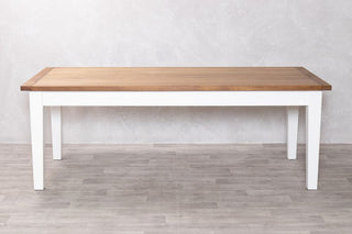 country-farmhouse-table