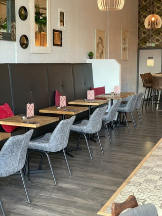 franklin-chairs-in-restaurant-photo-credit-the-giddy-and-white-goose 