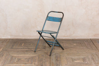 fold away metal chairs