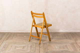 folding wooden chairs