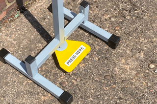 foot-operated-hand-sanitiser-for-bars-restaurants