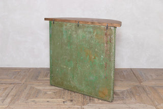 galvanised-curved-riveted-tank-base-table-rear