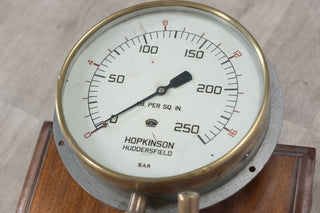 vintage-glass-coffee-table-hopkin-pressure-gauge-close-up