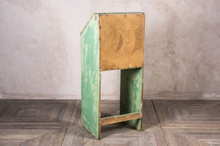 green hostess station