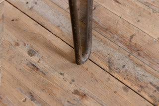 metal-chair-leg