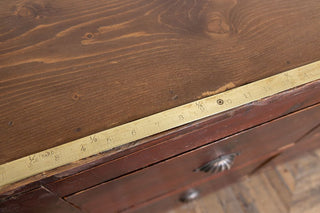 drawer-close-up