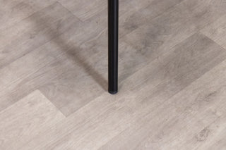 hammerwich-white-chair-leg