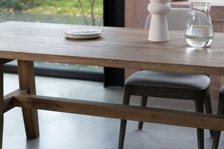 henley-oak-dining-table