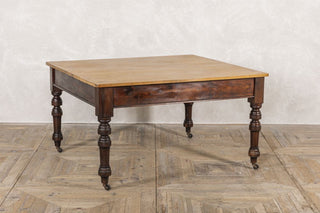 vintage-farmhouse-table