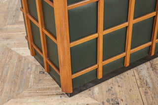 Retro Vintage Style Bar