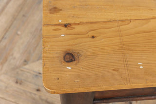 close-up-of-tabletop