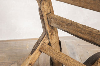 wooden-trolley-detail