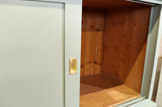 vintage-sliding-door-detail