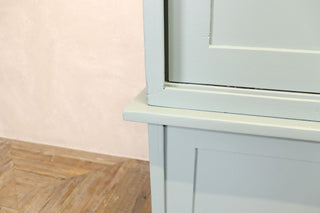 cupboard-corner-detail