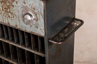 industrial-style-waiter-station