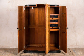 inside gentlemans wardrobes