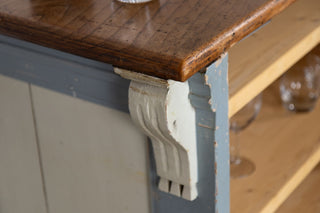 counter-island-oak-top-close-up