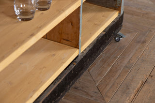 counter-island-shelf-close-up