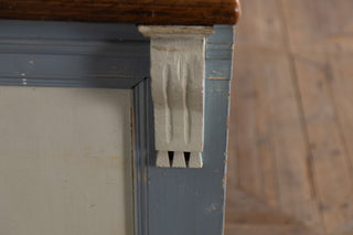 counter-island-shelf-close-up