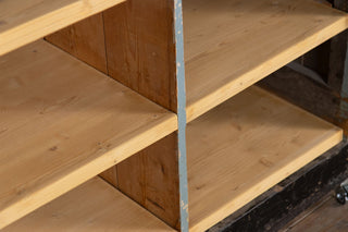 counter-island-shelf-close-up