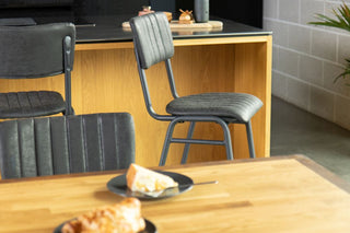 black-stools-at-kitchen-bar