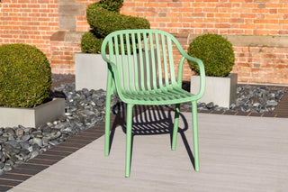california-garden-chair-green-lifestyle