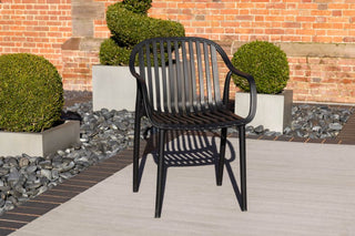 california-garden-chair-black-lifestyle