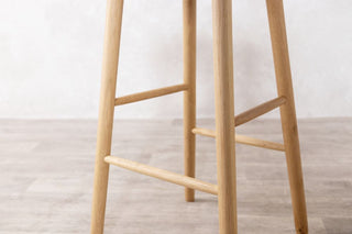 ludlow-breakfast-bar-stool-base