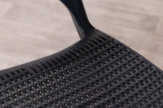 madrid-outdoor-dining-carver-chair-close-up