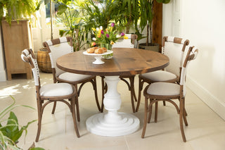 single-pedestal-round-table