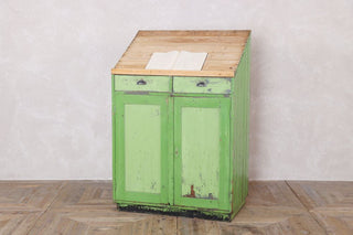 vintage-maître-d-stand 