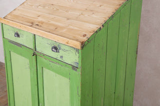 maitre-d-stand-details