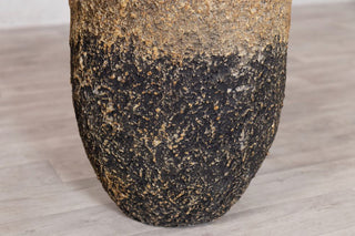 medium-decor-pot-close-up