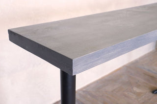 Memphis Poseur Table