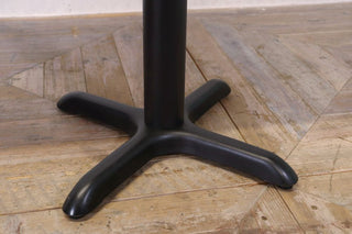 Memphis Poseur Table