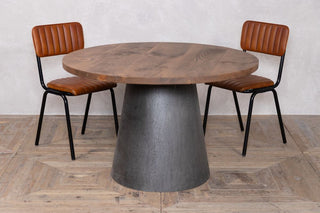 round-vintage-dining-table-pine-top-metal-base