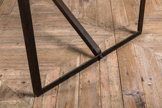 metal table legs