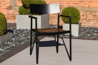 black-miami-chair-lifestyle