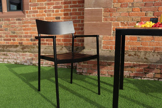 black-miami-chair-lifestyle