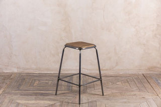 mid height stool